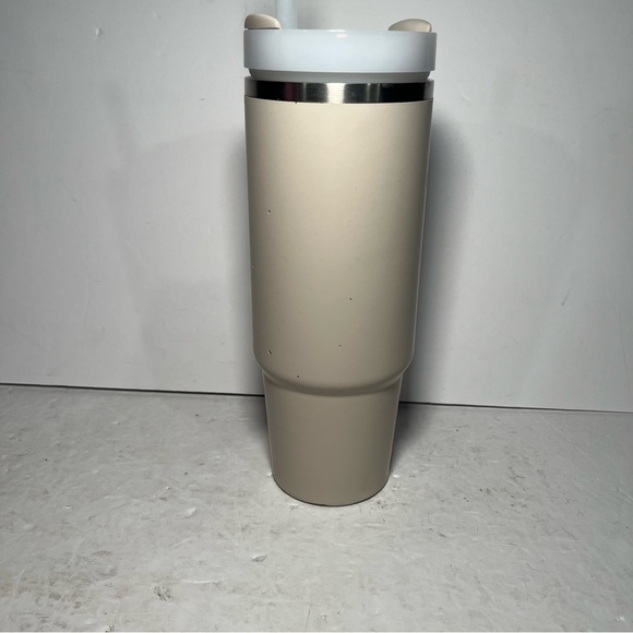 Stanley 30 oz Stainless Steel H2.0 Quencher tumbler | Screw On Lid | Dune Cream - Picture 2 of 6